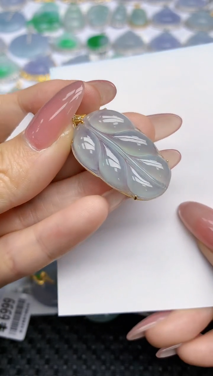 【闪购商品】翡翠颈饰18K金镶嵌天然翡翠A货