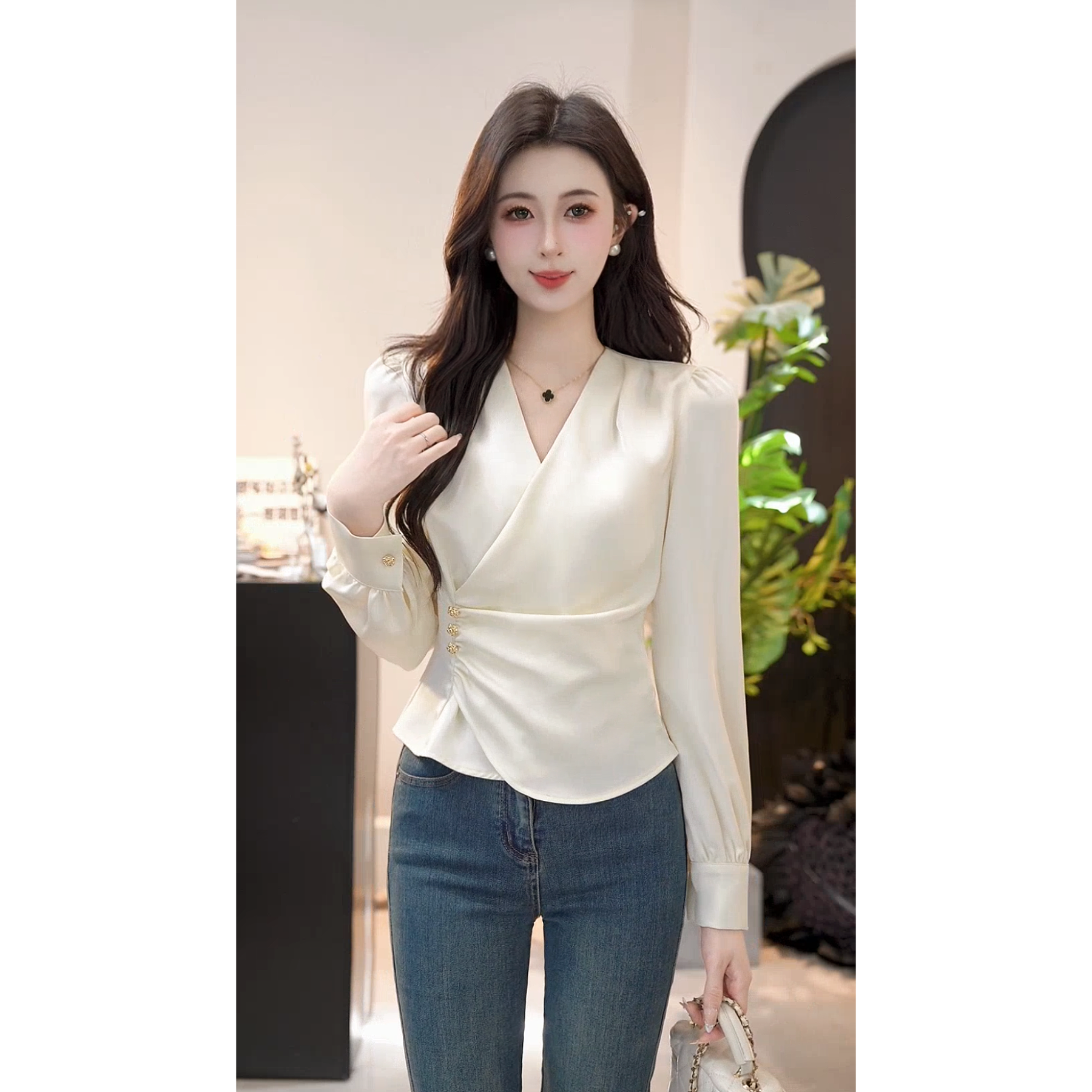 YUANLIANSU/圆脸酥【冰白海屿】缎面长袖打底衬衫女V领上衣5163