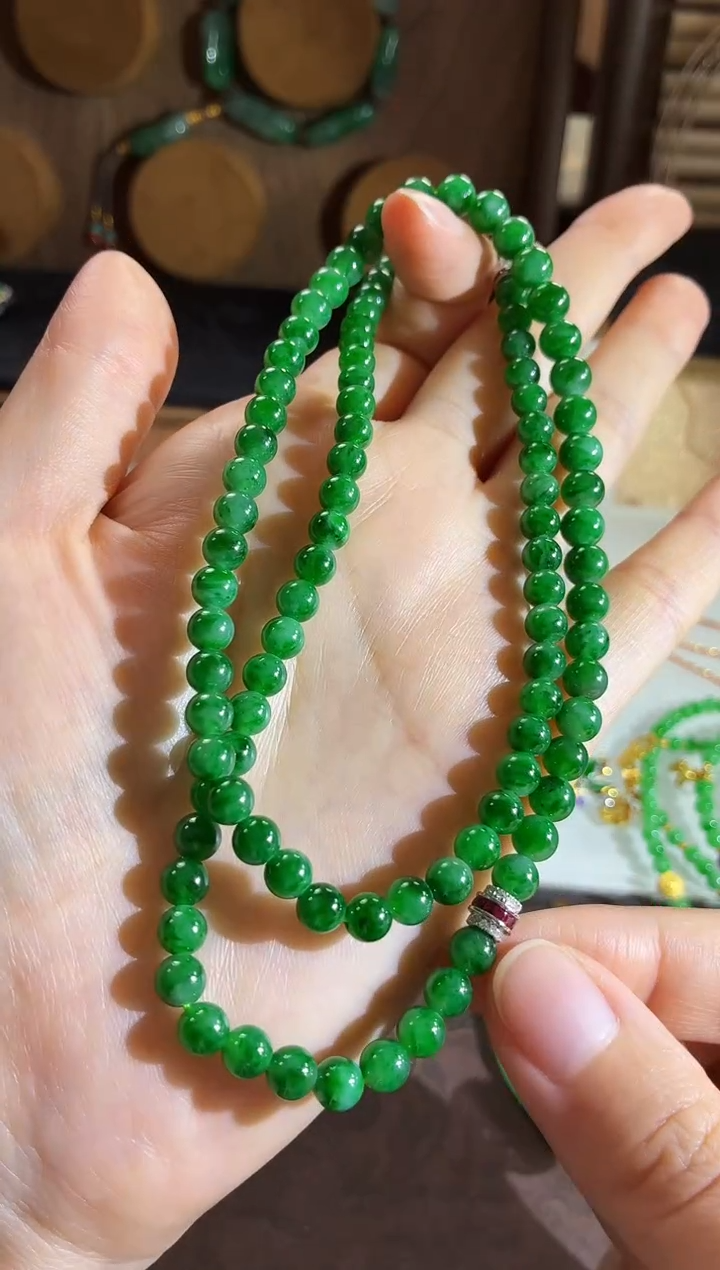 颈饰未镶嵌翡翠珠串