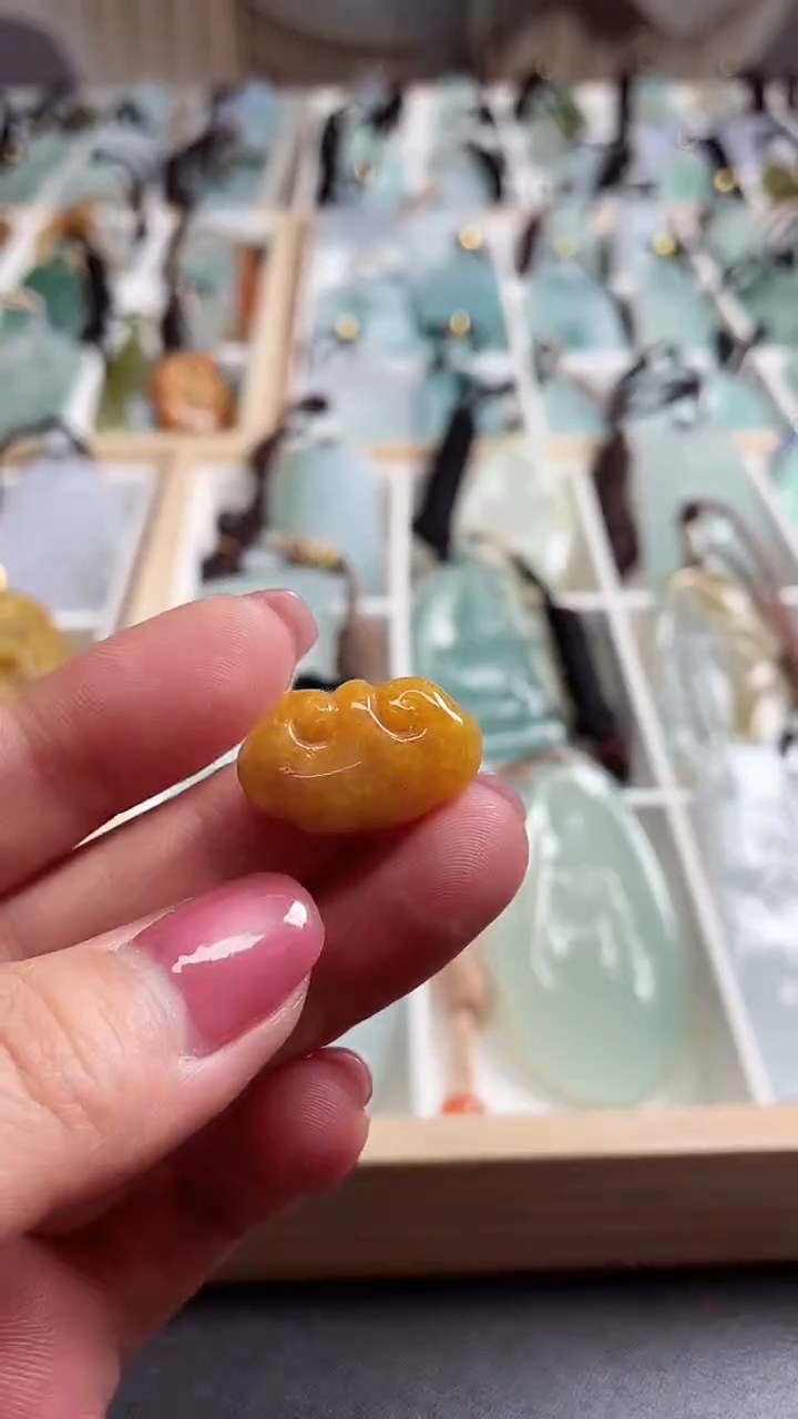 【闪购商品】翡翠颈饰未镶嵌1111111111