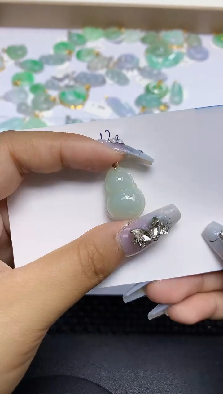 翡翠未镶嵌颈饰天然翡翠A货 