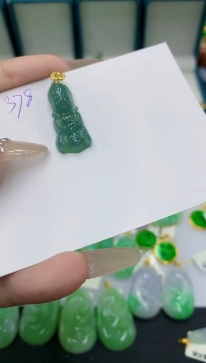 翡翠未镶嵌颈饰1111111111111111