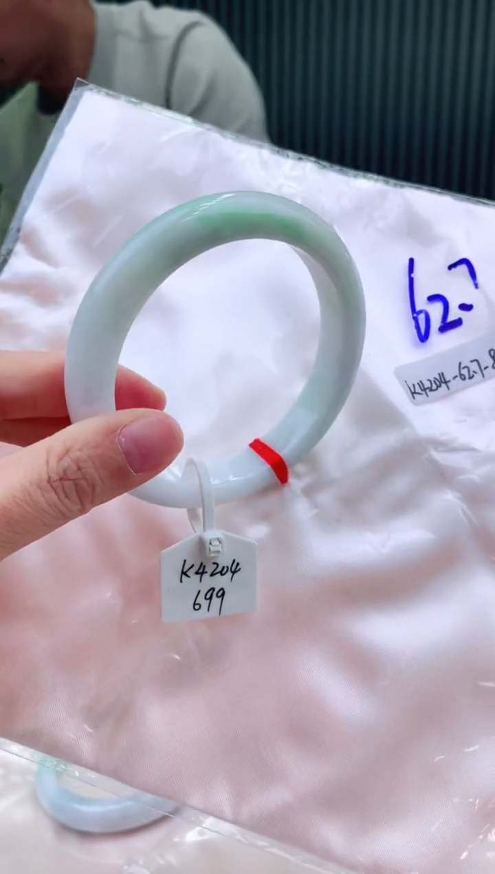 未镶嵌手镯翡翠62+