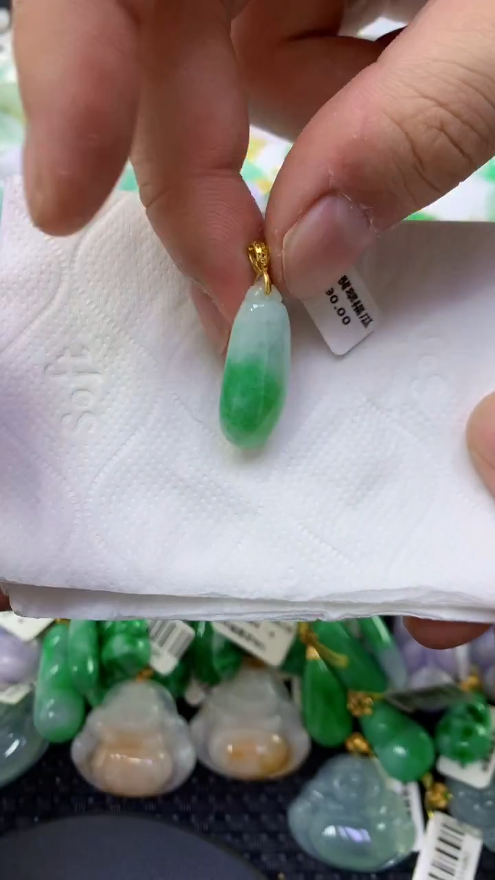 颈饰未镶嵌翡翠天然缅甸翡翠A货