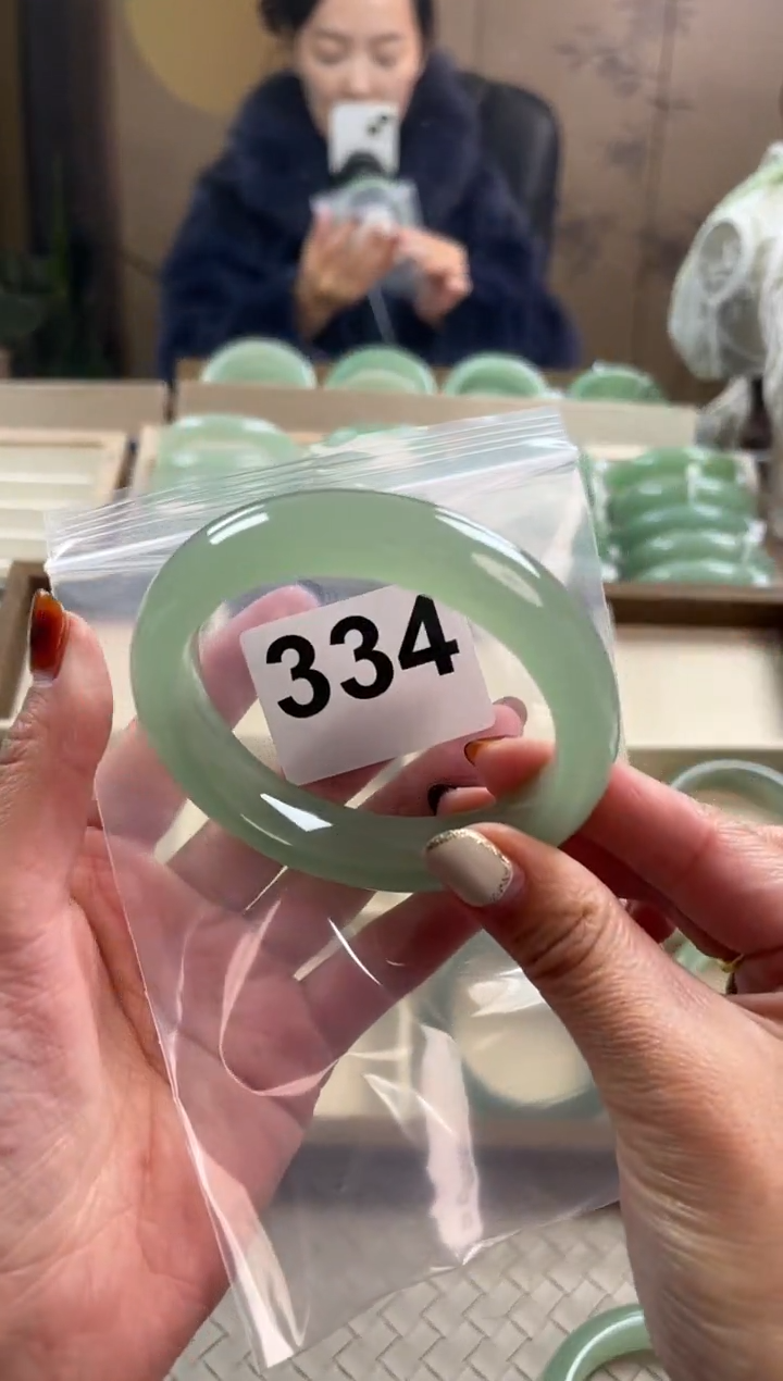 未镶嵌手镯石英质玉春*334