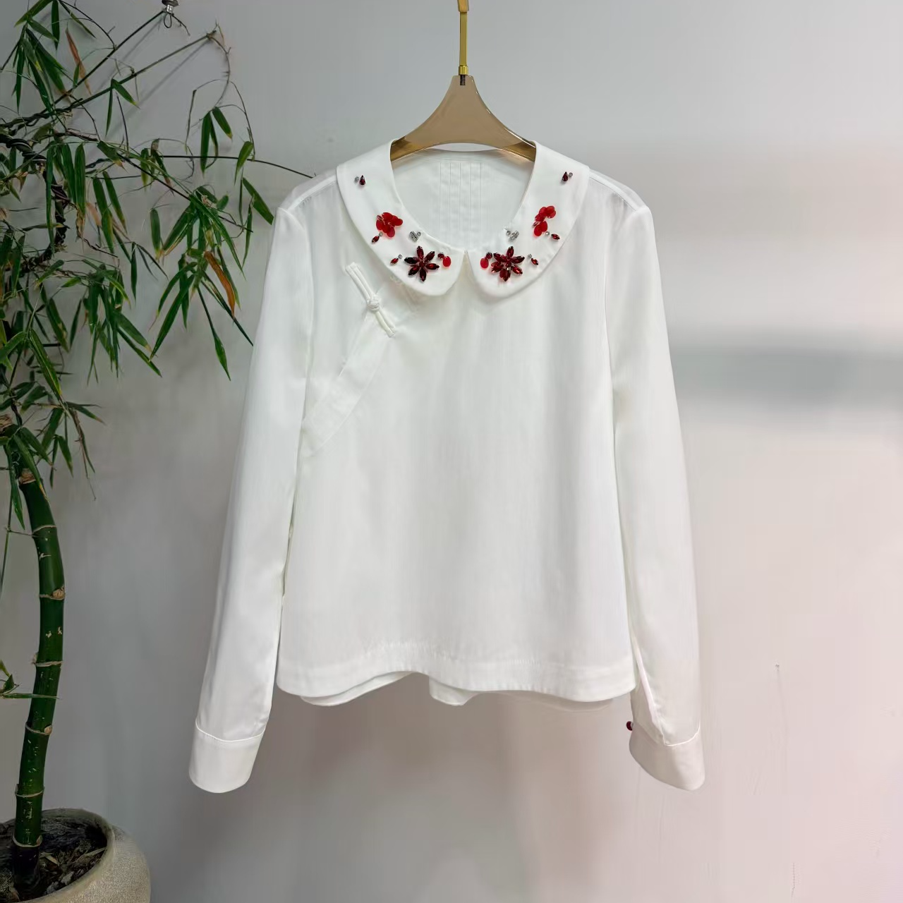 『宝石衬衫』早春穿搭新款娃娃领烫钻时尚百搭衬衫