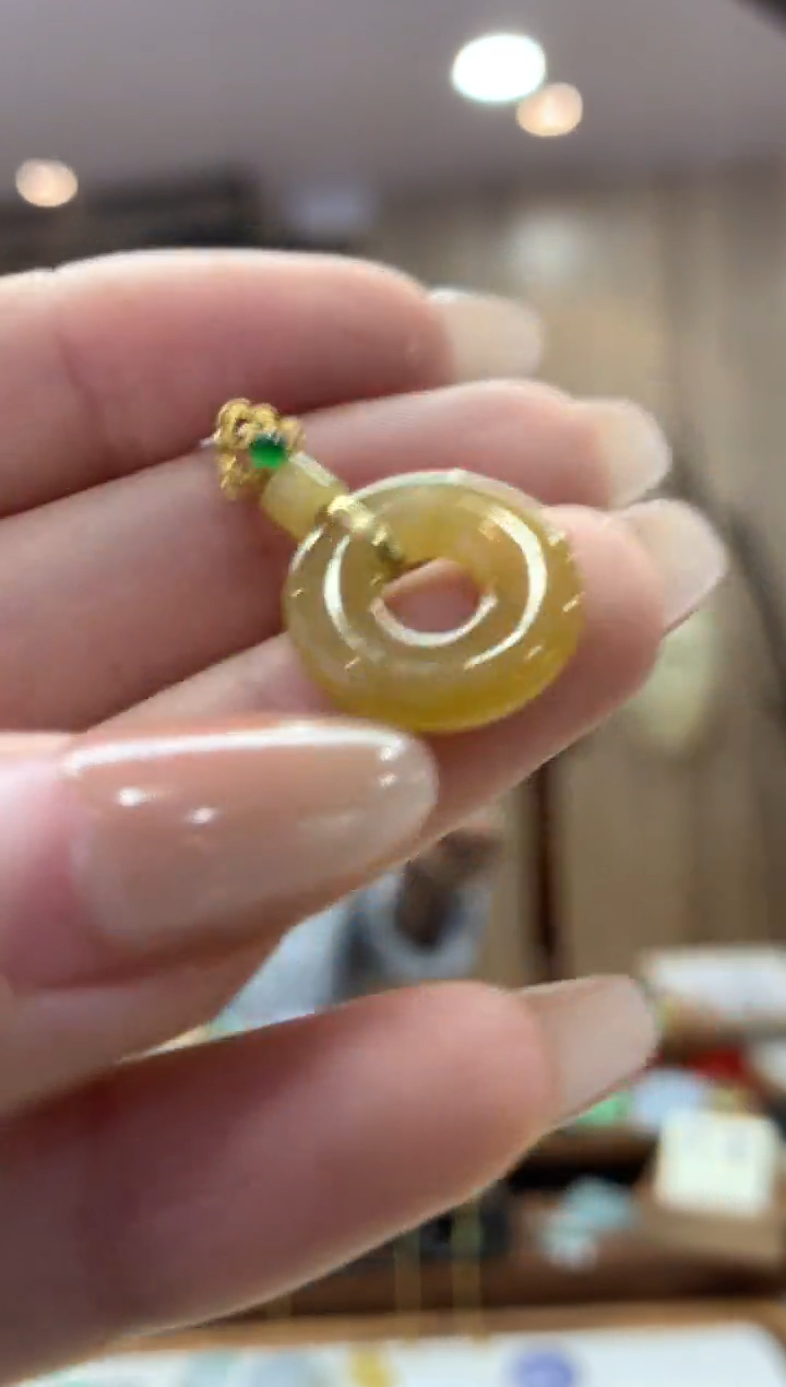 翡翠18K金镶嵌吊坠(不含链)甜甜圈