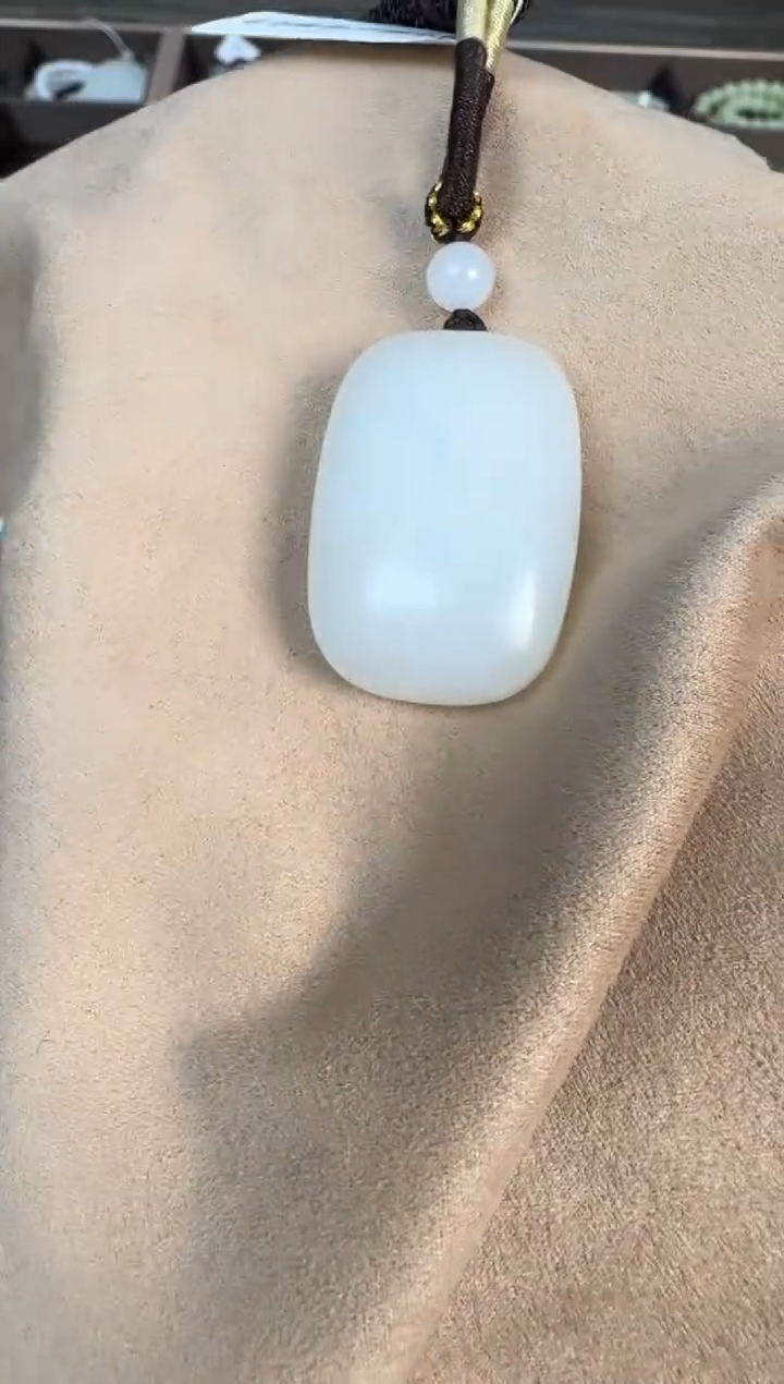 【闪购商品】和田玉吊坠未镶嵌面包牌