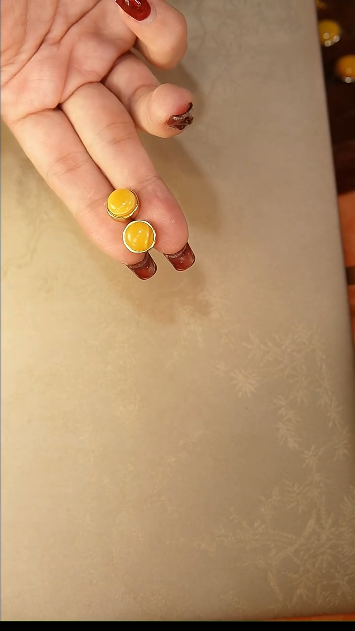 【闪购商品】琥珀耳饰银S925镶嵌耳饰