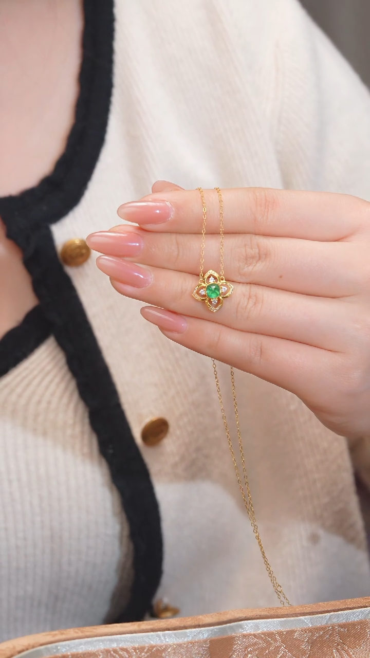 【闪购商品】祖母绿项链18K金镶嵌（0.66ct）@@Q1192