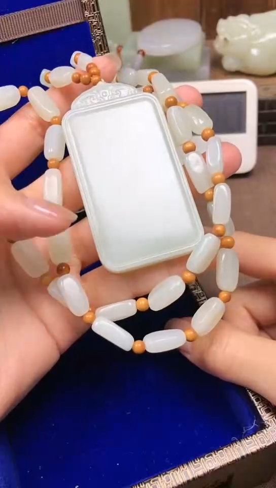 颈饰未镶嵌和田玉常*树常青树