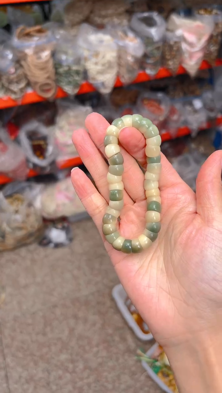 吊坠菩提根/象牙果绿色小肠