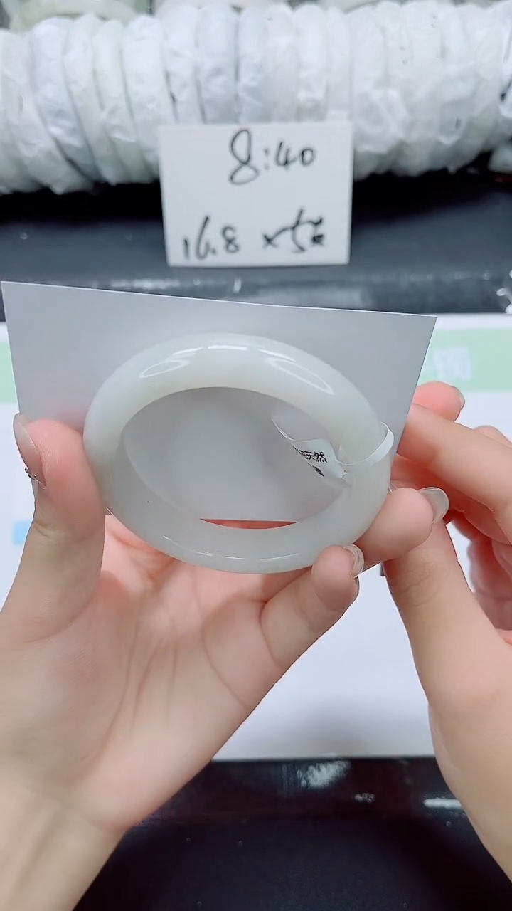 石英质玉手镯未镶嵌049-圈口56.7