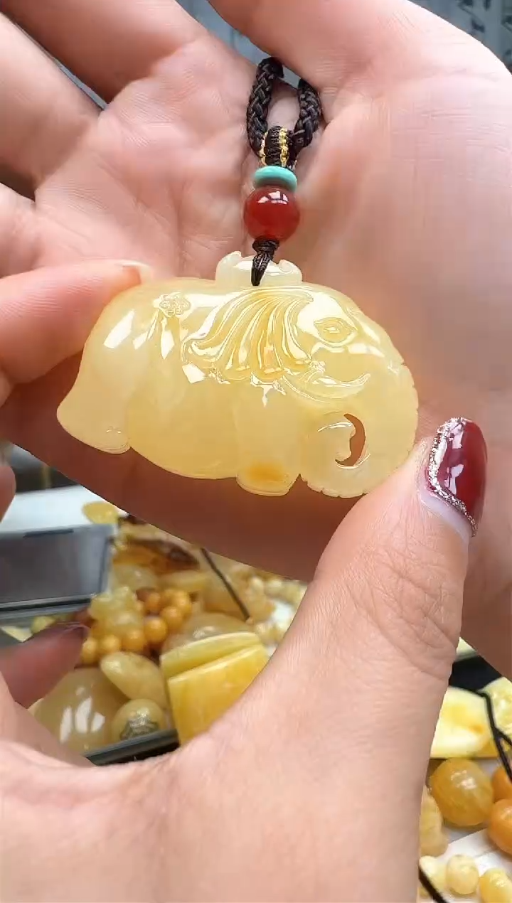 【闪购商品】琥珀裸石未镶嵌挂坠