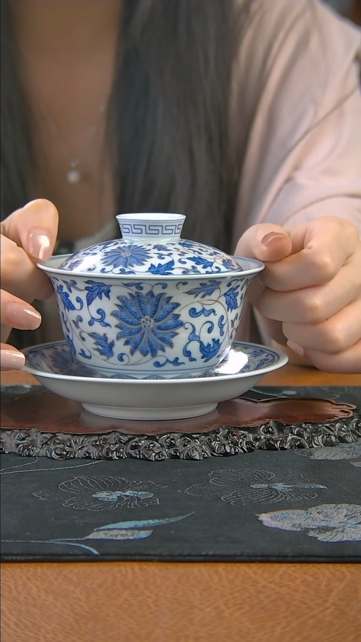 景德镇陶瓷青花描金缠枝莲三才盖碗