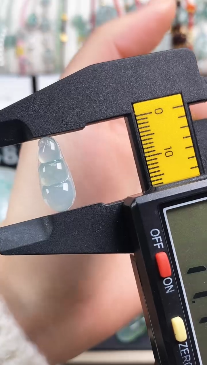 【闪购商品】翡翠颈饰未镶嵌福豆