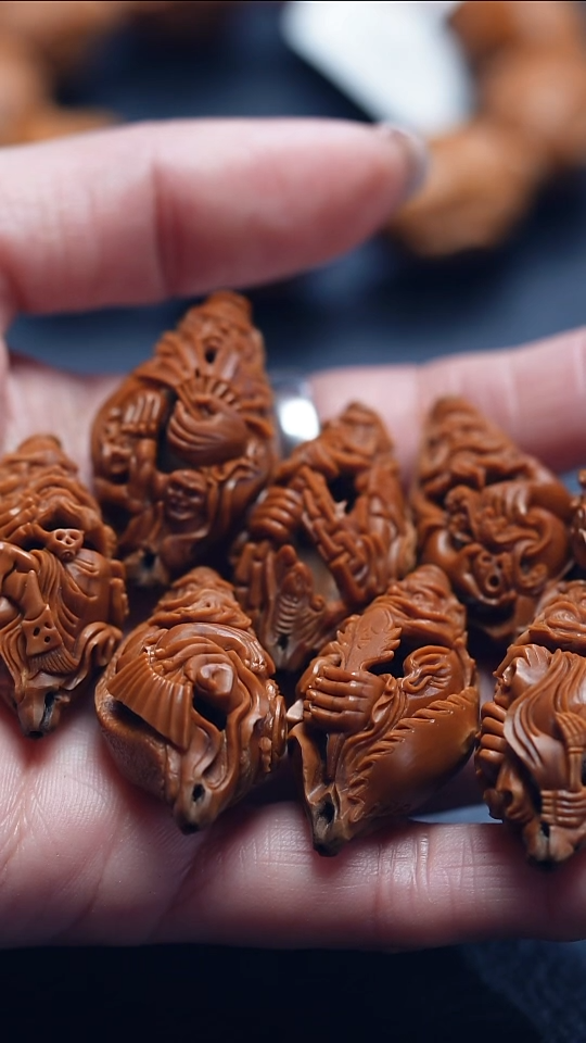 【闪购商品】橄榄核吊坠苏工橄榄核