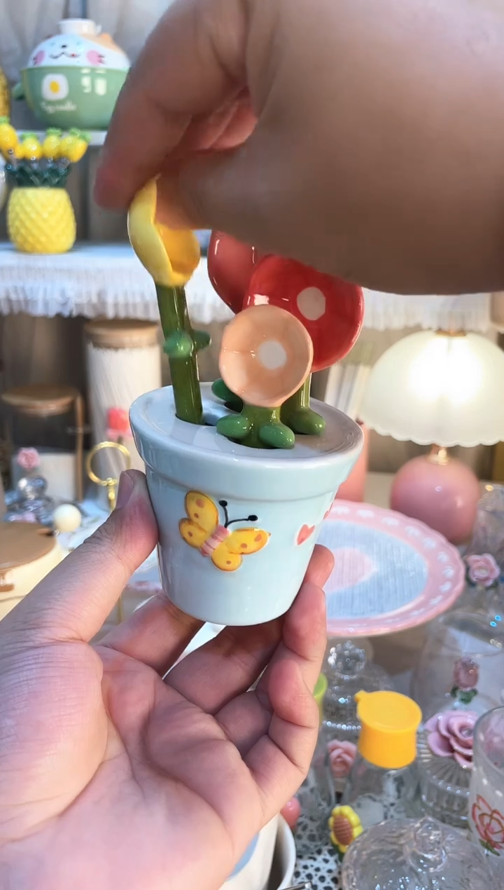 【闪购商品】瓷片花朵勺 质量好发货快放心拍