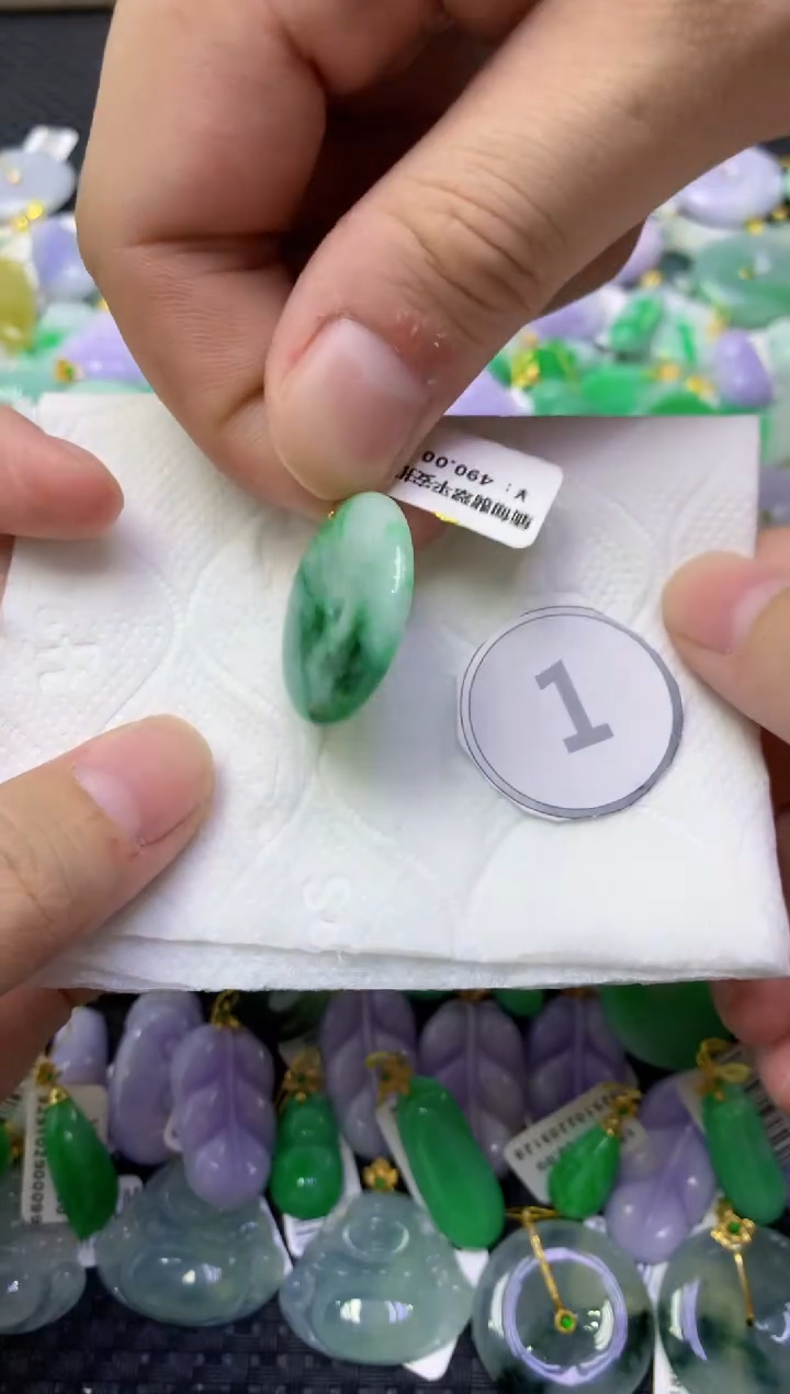 颈饰未镶嵌翡翠天然缅甸翡翠A货