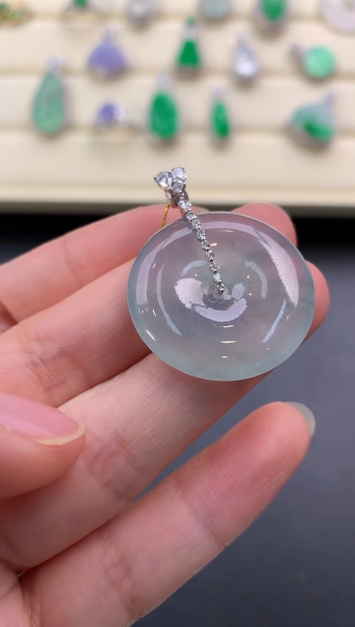 【闪购商品】翡翠颈饰18K金镶嵌D621