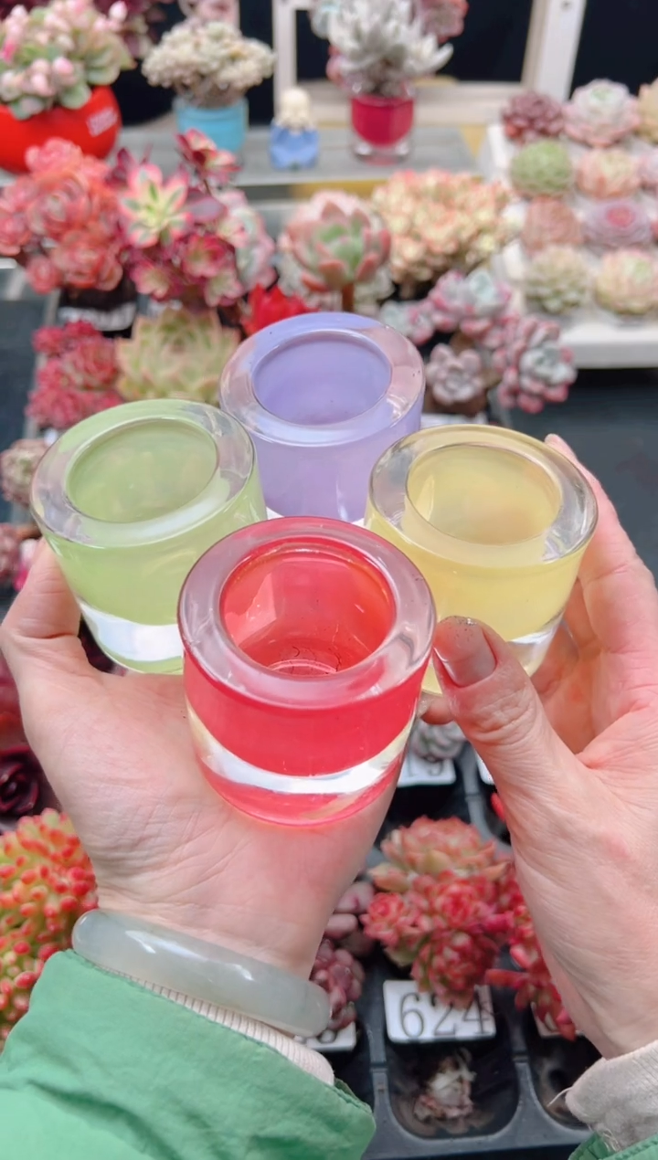 糖果水晶杯一个，颜色随机发