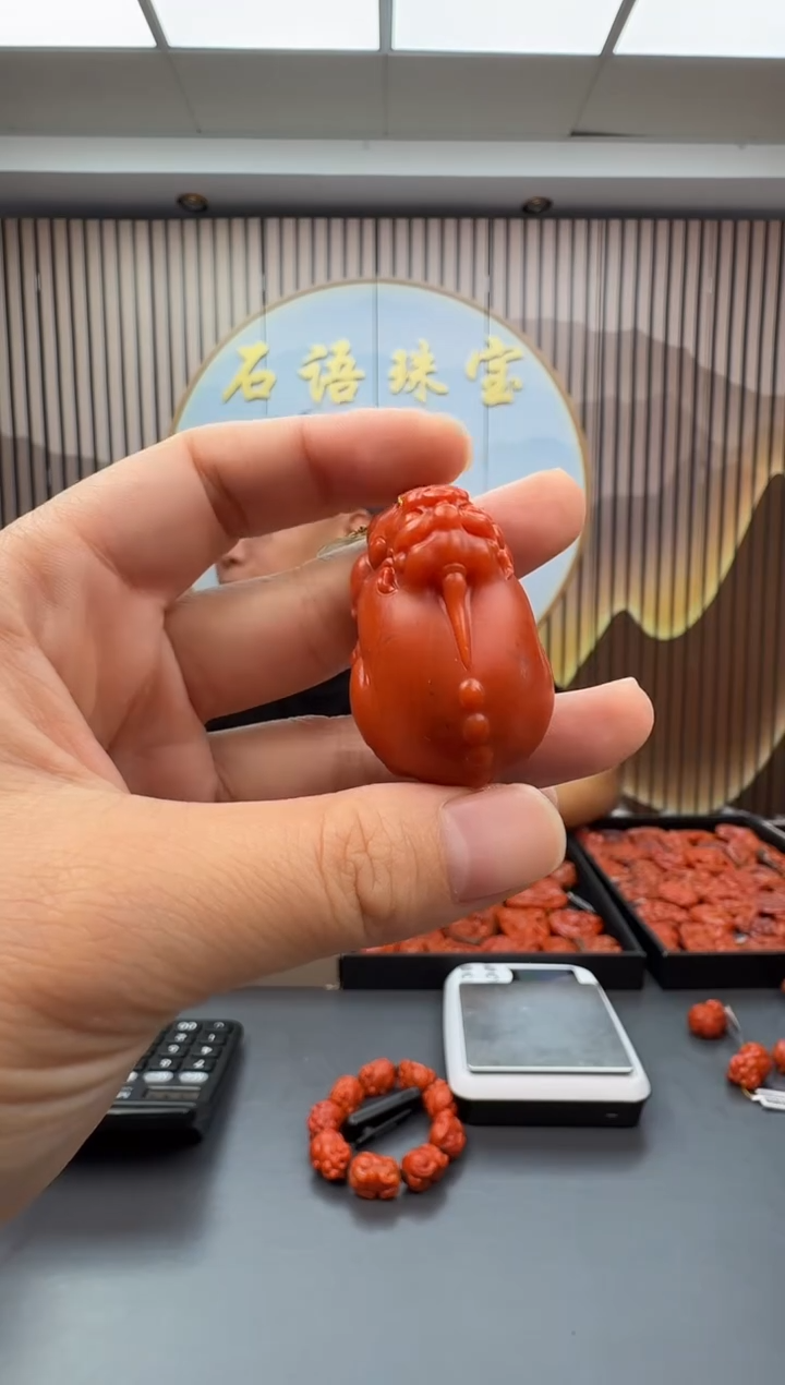 南红玛瑙雕刻未镶嵌046ZB0811产品一个