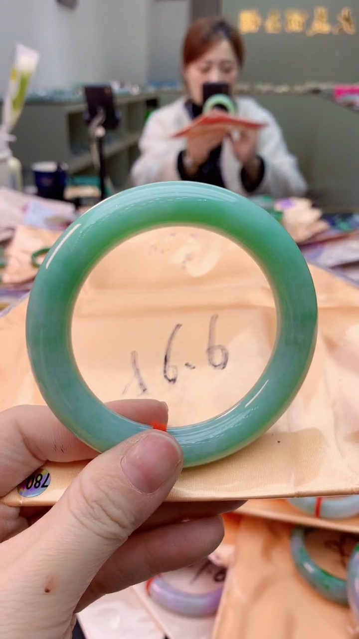 【闪购商品】翡翠手镯未镶嵌0968116994