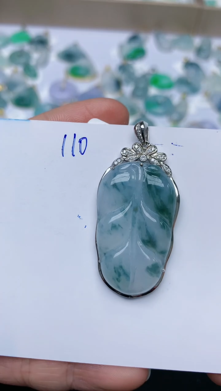 【闪购商品】翡翠颈饰18K金镶嵌天然翡翠A货    