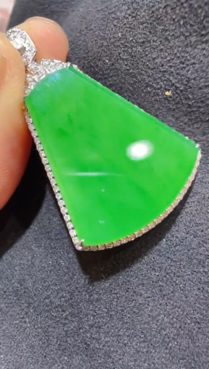 吊坠(不含链)18K金镶嵌翡翠多样性团购发一件