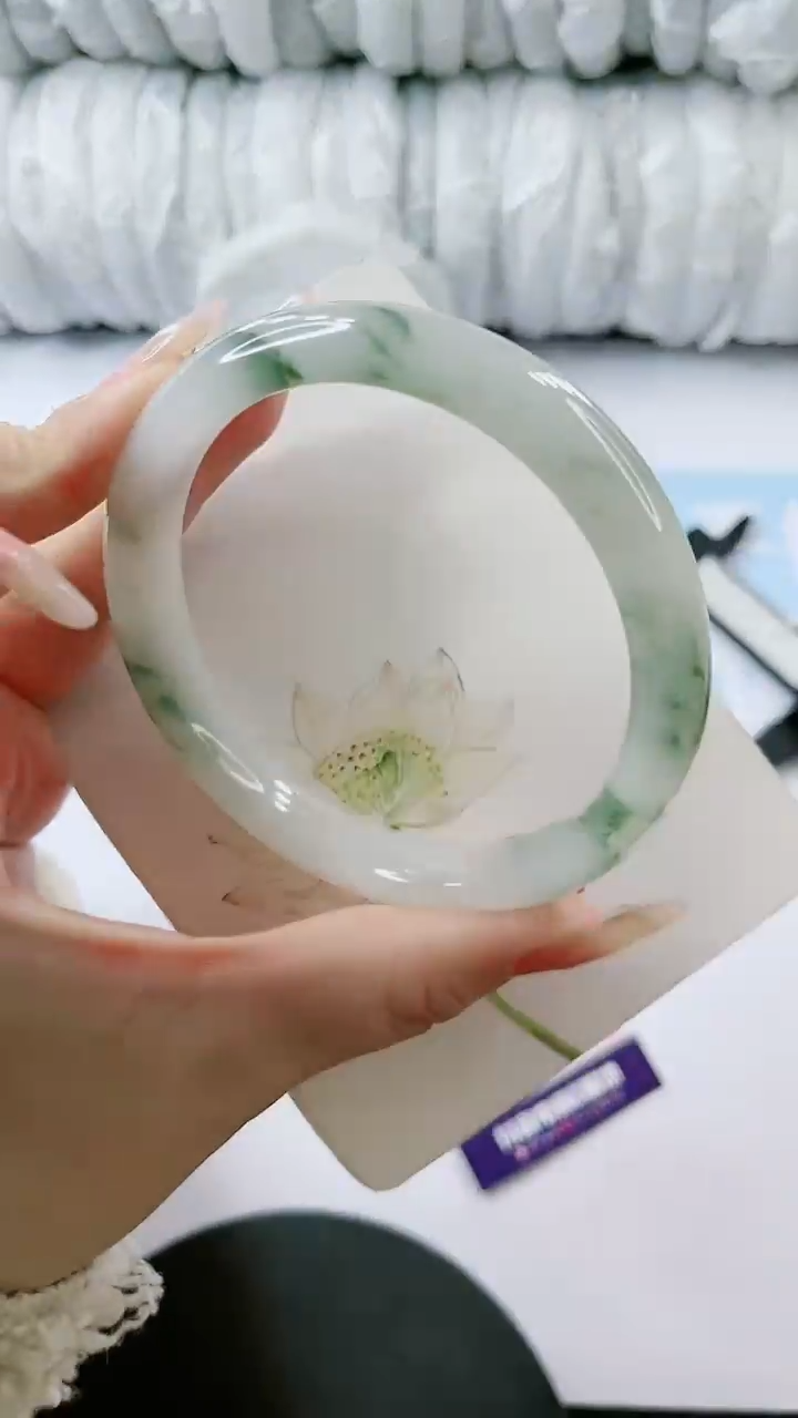 【闪购商品】石英质玉手镯未镶嵌多样性发货V545-62