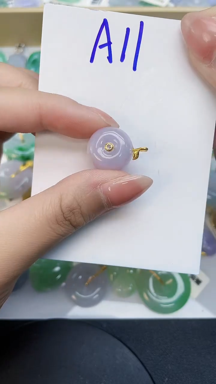 翡翠18K金镶嵌颈饰0000000000