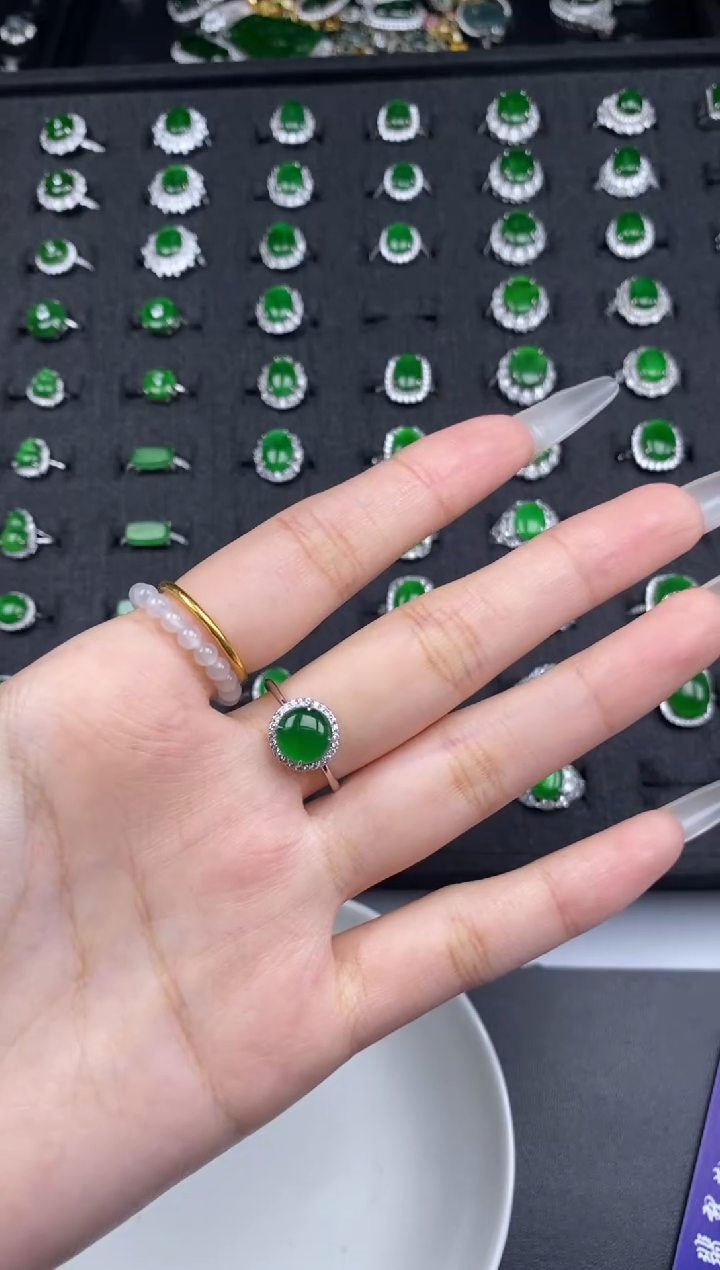 颈饰未镶嵌翡翠散珠批发多样性发货