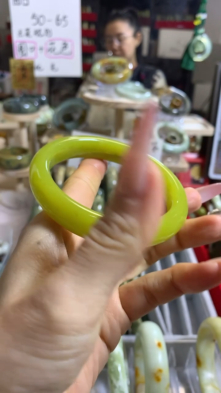 未镶嵌岫玉手镯26 62+ 包容