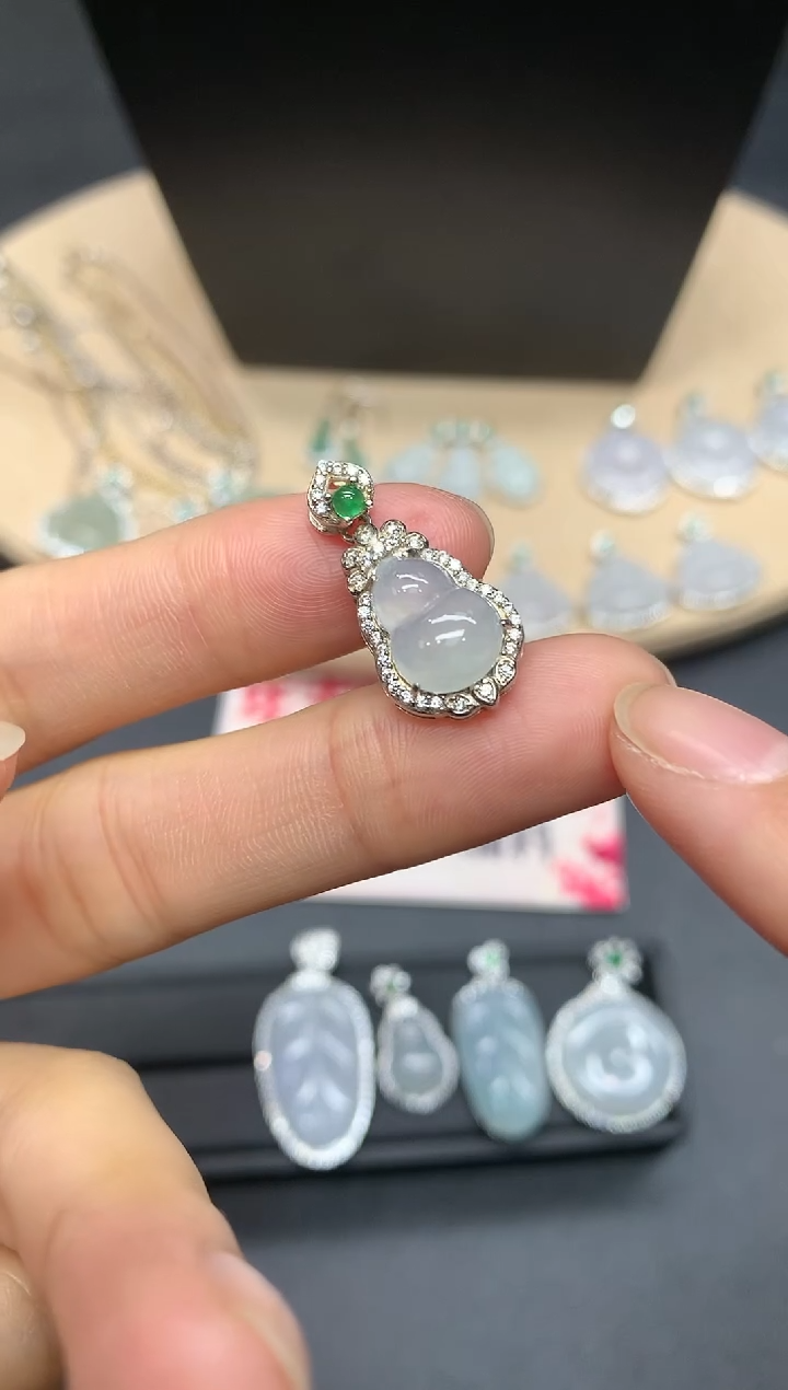 【闪购商品】翡翠吊坠(不含链)银S925镶嵌葫芦【无服务费】