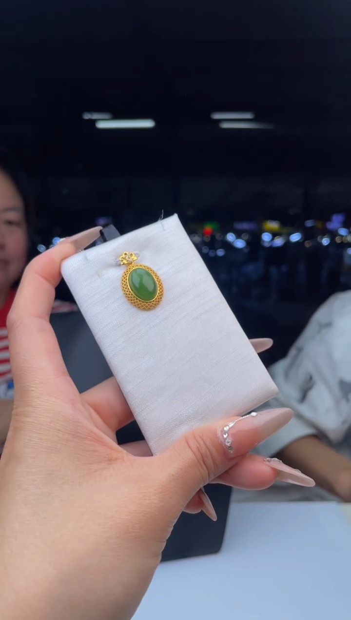 【闪购商品】和田玉吊坠(不含链)银S925镶嵌天然和田玉拍一发一