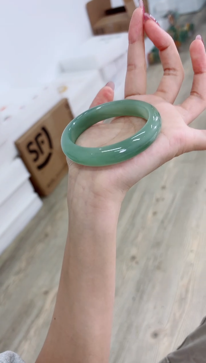 未镶嵌手镯石英质玉186-61D