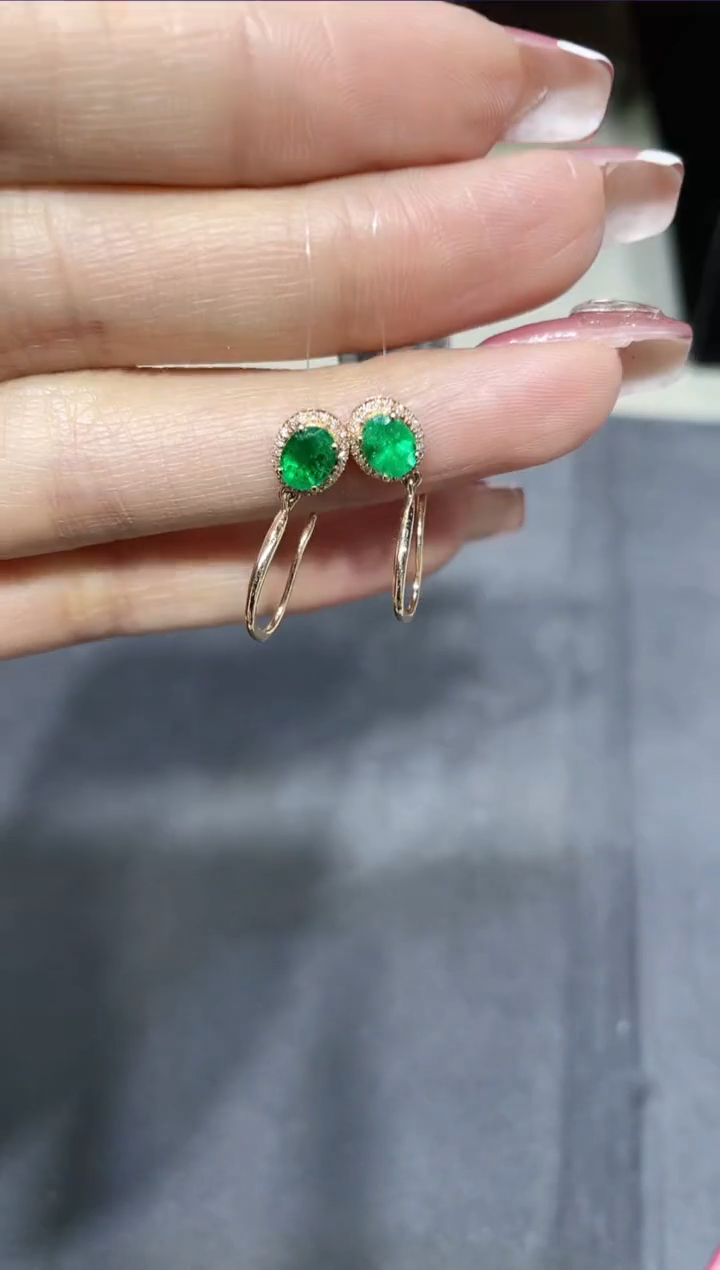 【闪购商品】祖母绿耳饰18K金镶嵌·