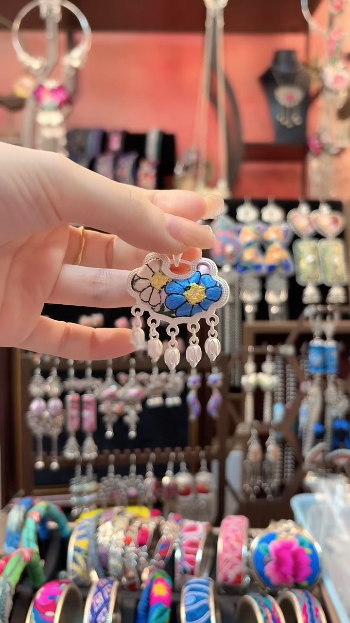 织绣 云织谣民族风精美饰品   114