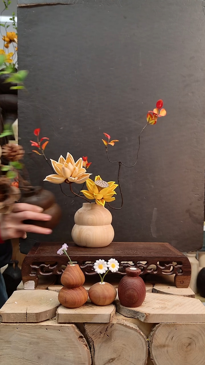木实木花瓶直播间