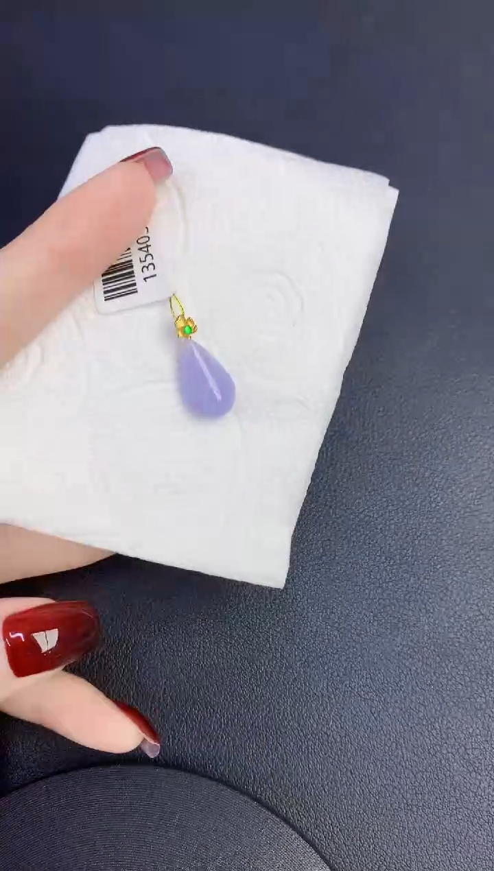 颈饰18K金镶嵌翡翠缅甸天然翡翠a货