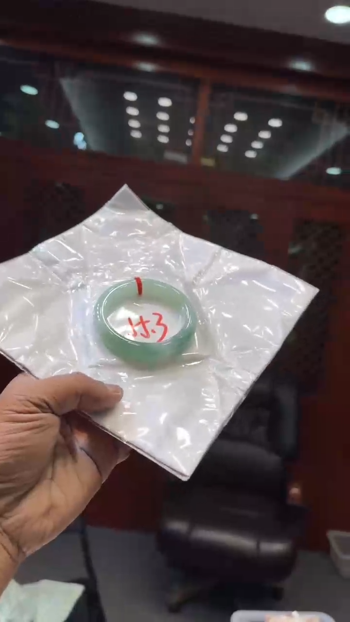 【闪购商品】翡翠手镯未镶嵌手镯