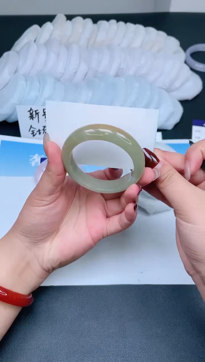 【闪购商品】石英质玉手镯未镶嵌454-52.8