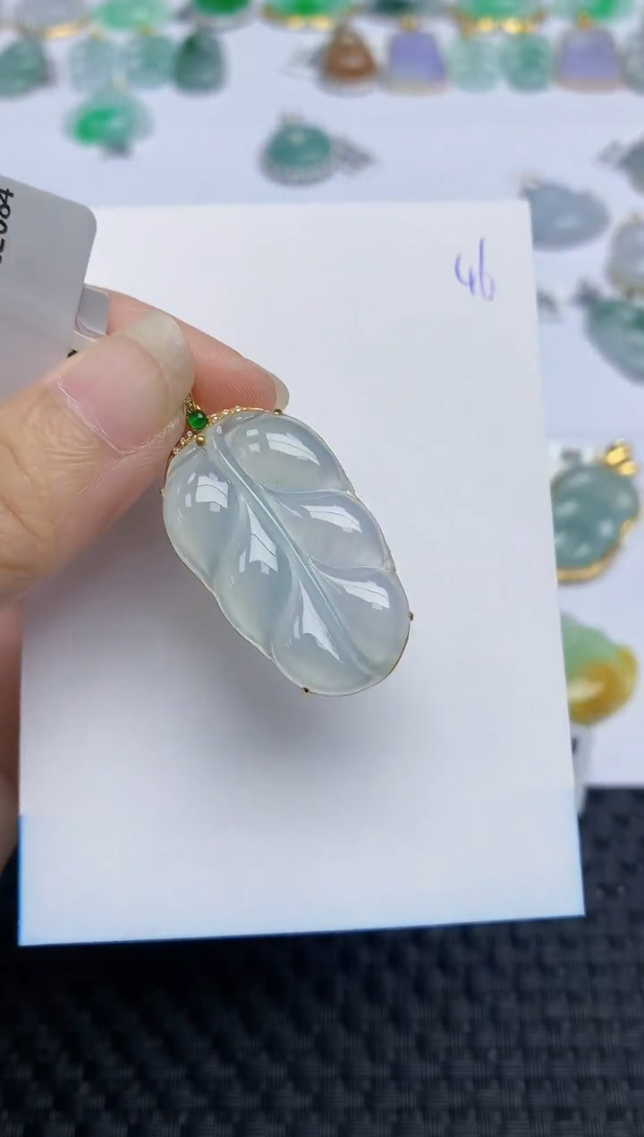 翡翠18K金镶嵌颈饰天然翡翠A货