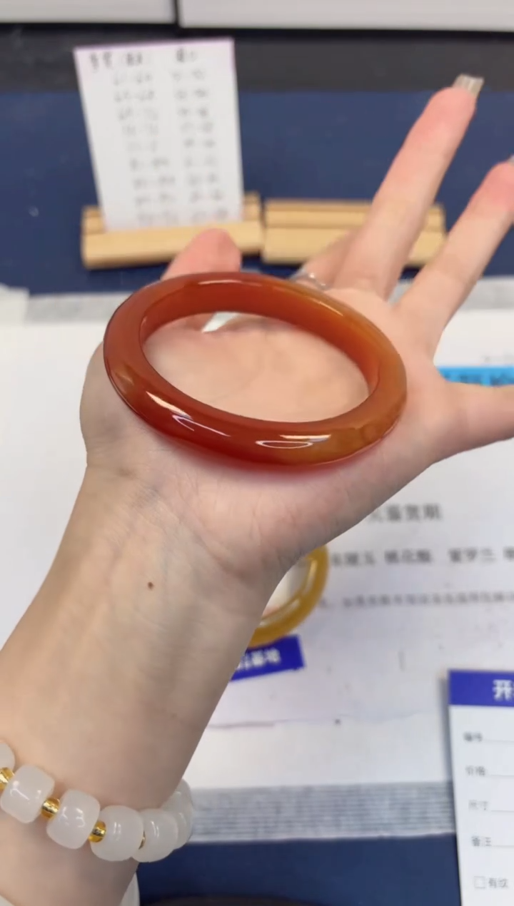 【闪购商品】石英质玉手镯未镶嵌159-玛瑙-圈口57