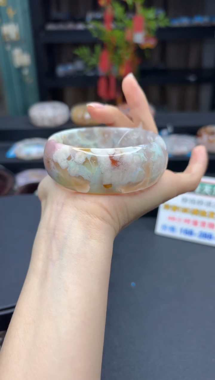 【闪购商品】石英质玉手镯未镶嵌252（61圈）