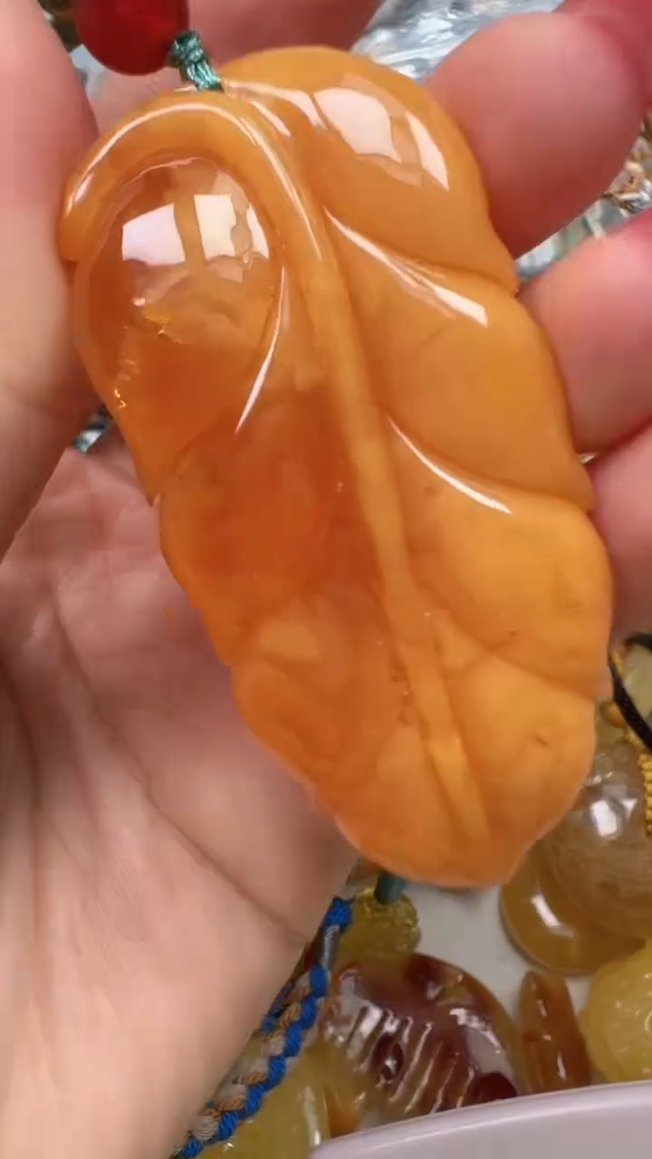 裸石琥珀未镶嵌如图