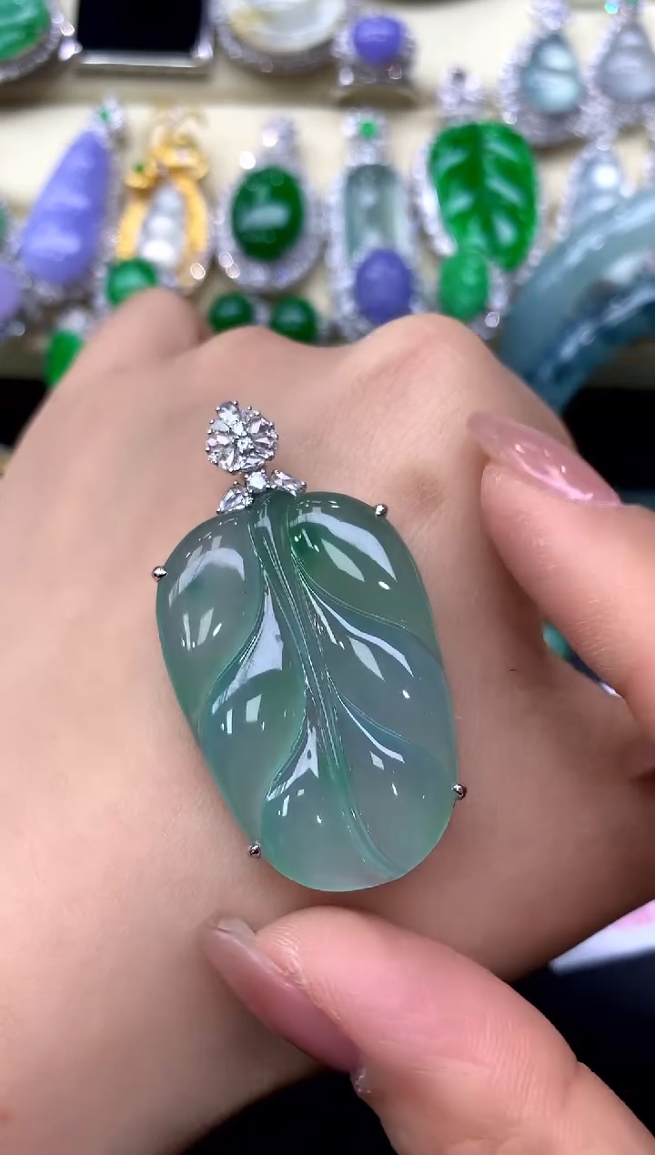 颈饰18K金镶嵌翡翠369-中国好珍宝