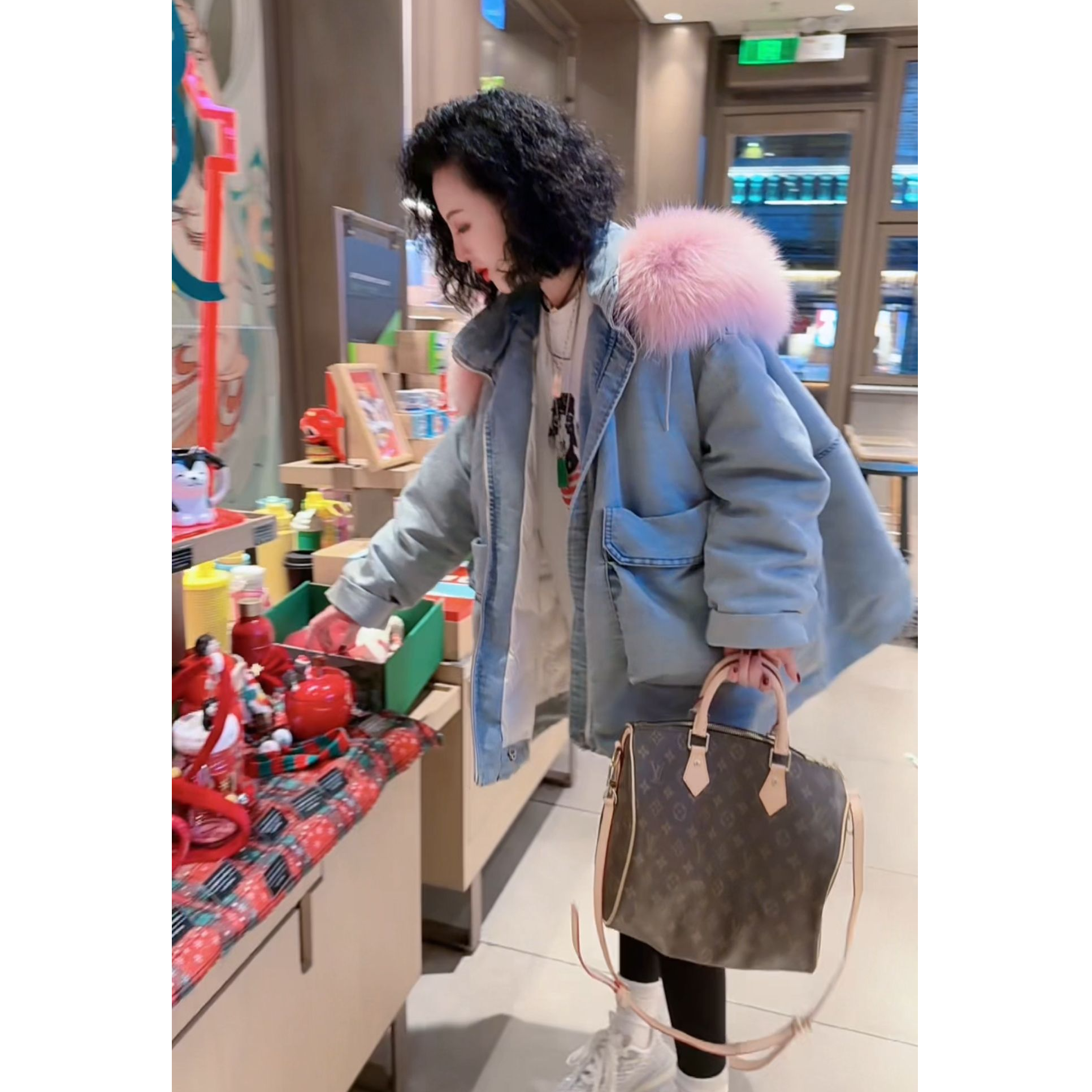 【茉茉】欧货羽绒服真毛领甩帽重工长款欧货女款拼接牛仔外套8065-1