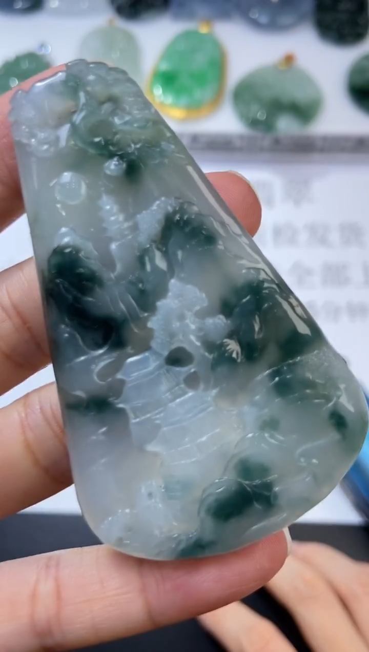 未镶嵌挂件翡翠376539  多人