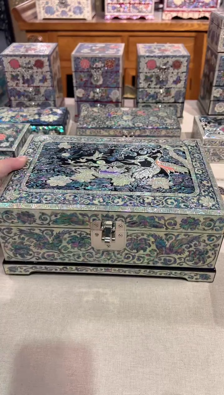 【闪购商品】鱼锁绒布底·弘贝雅螺钿漆器文化馆